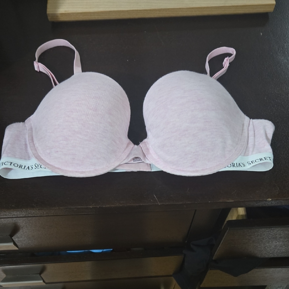 Victoria's Secret Pink T-Shirt Bra with Adjustable Straps